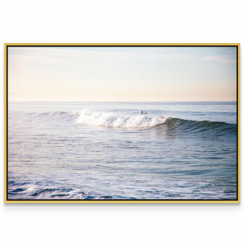 a picture of a wave in the ocean